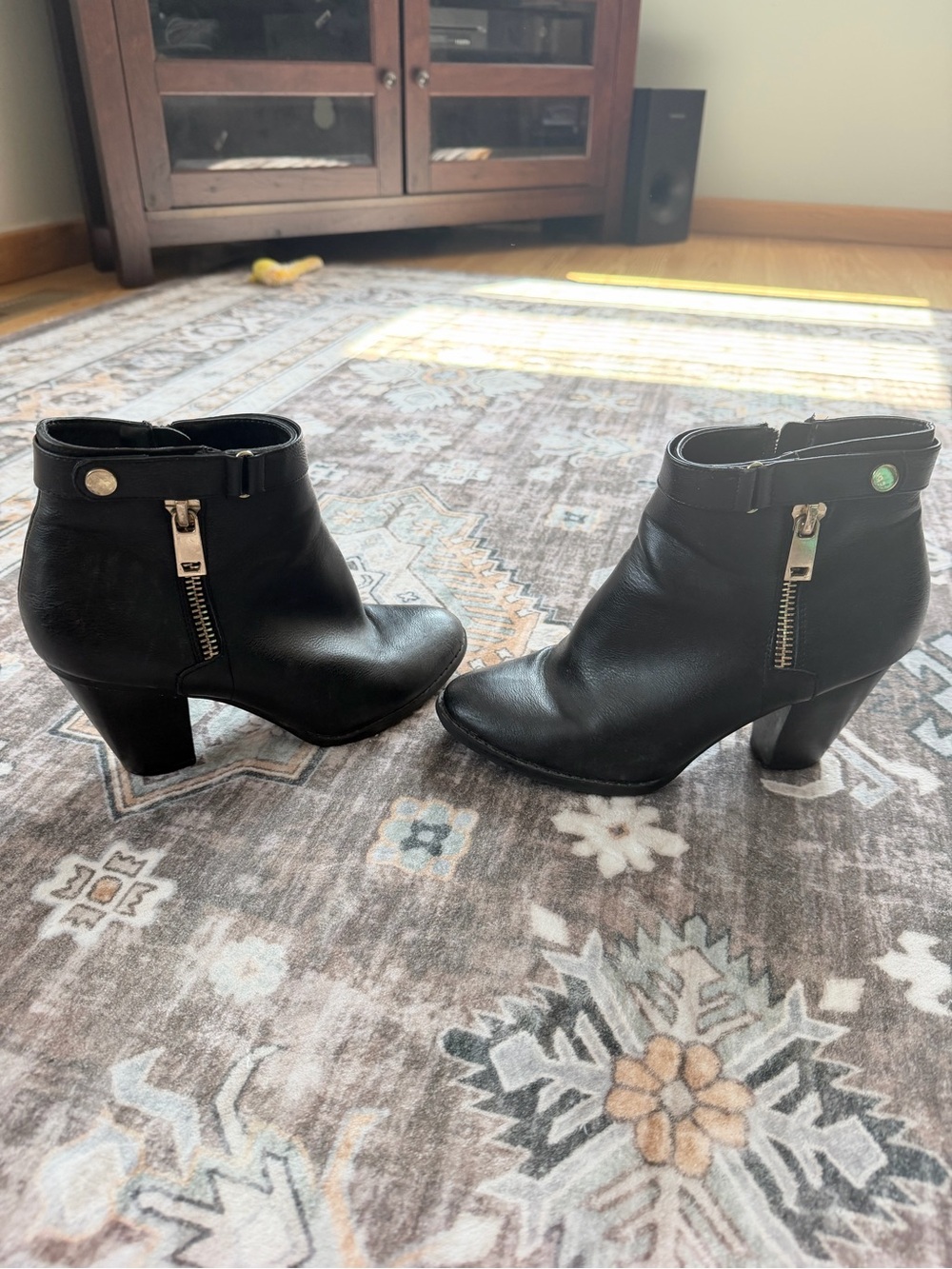 Apt. 9 Black Leather Ankle Booties with Side Zippers